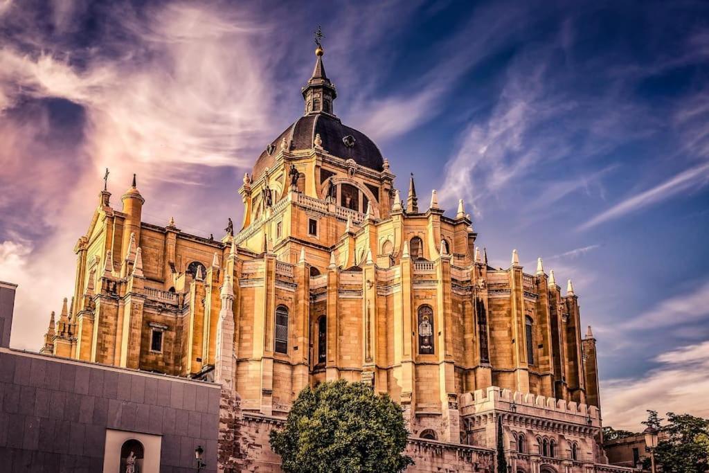 Precioso Apartamento Junto A La Plaza Mayor Madrid Bagian luar foto
